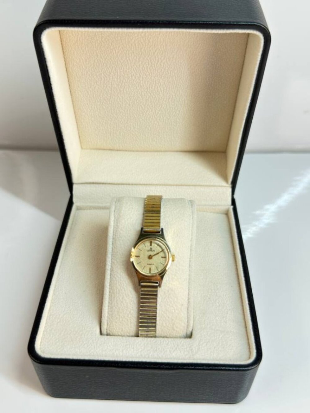 Vintage Lorus Quartz Watch – Gold Tone
